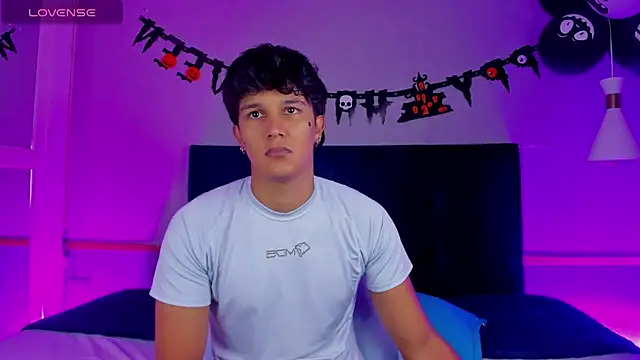 Leo Savage  online show from 10.24.25