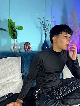 Leo Savage  online show from 01.18.26