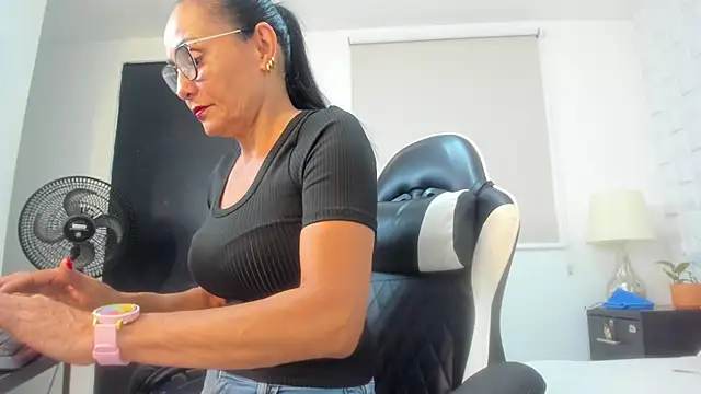 yulitza1025 online show from 03.09.26