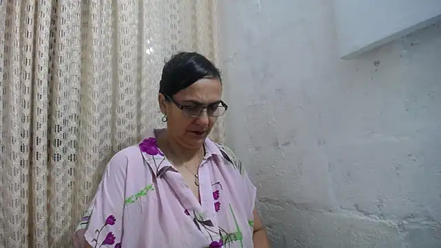 gabbyparker  online show from 12.05.25