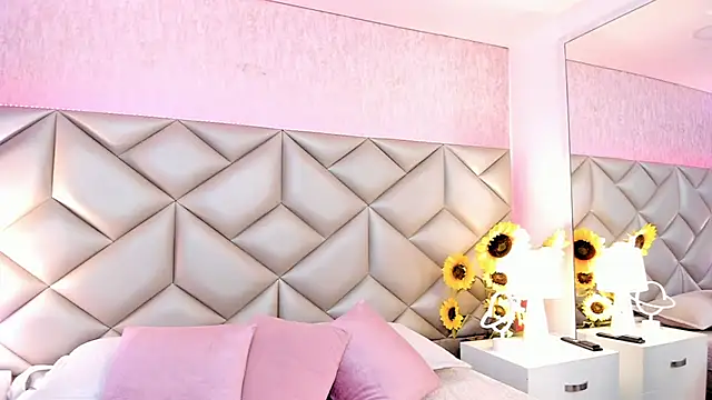 dafnne hall online show from 12.02.25