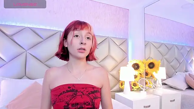 dafnne hall online show from 12.18.25