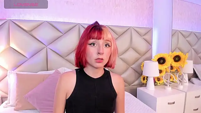 dafnne hall online show from 12.20.25