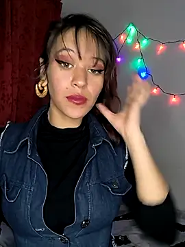 Snapshot of femdomroom chatting on 11.26.25 femdomroom online show from 11.26.25