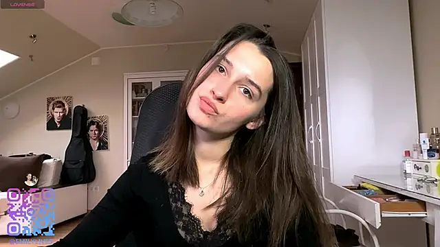 DarlineBrustera online show from 04.19.26