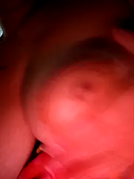 BomBomLuu online show from 12.18.25