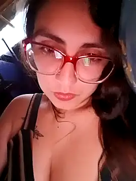 BomBomLuu online show from 12.22.25