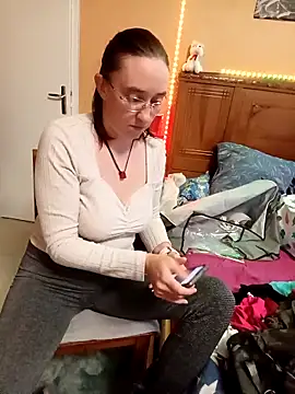 Snapshot of Sophierob1 chatting on 09.24.25 Sophierob1 online show from 09.24.25