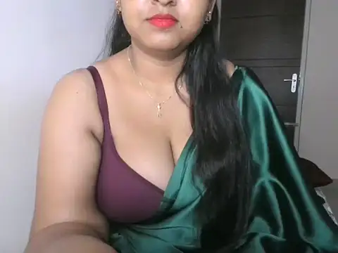 Snapshot of its_me_Rashmi chatting on 09.25.25 its me Rashmi online show from 09.25.25