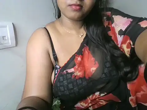 Snapshot of its_me_Rashmi chatting on 10.14.25 its me Rashmi online show from 10.14.25