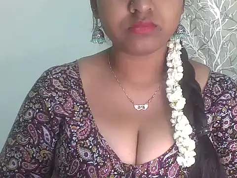 its me Rashmi online show from 02.28.26