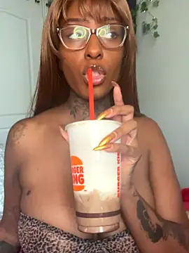 Snapshot of MistiSavannah chatting on 11.06.25 MistiSavannah online show from 11.06.25