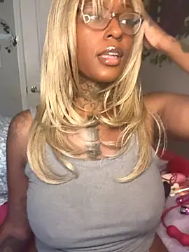 Snapshot of MistiSavannah chatting on 11.07.25 MistiSavannah online show from 11.07.25