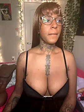 Snapshot of MistiSavannah chatting on 11.30.25 MistiSavannah online show from 11.30.25