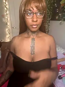 Snapshot of MistiSavannah chatting on 12.02.25 MistiSavannah online show from 12.02.25