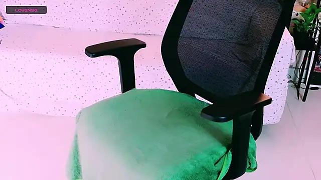 My Rose online show from 04.18.26