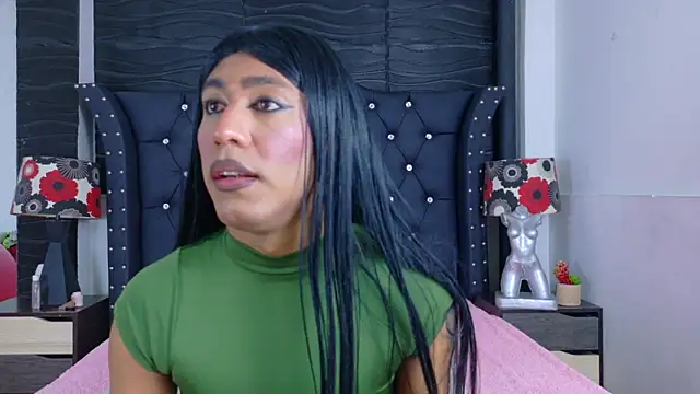 Lucia-Horny24 online show from 11.13.25