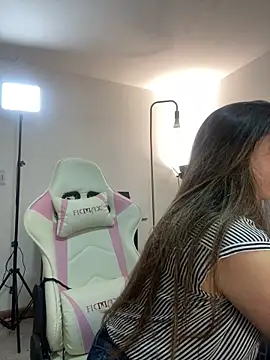 emma hot2006 online show from 10.19.25