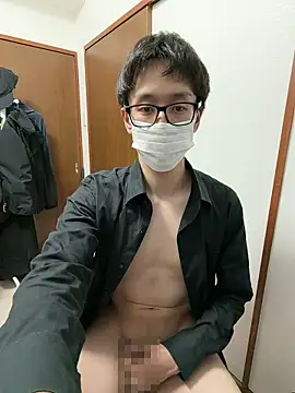 Snapshot of gHayato chatting on 04.28.26 gHayato online show from 04.28.26