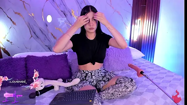 Emmiicute online show from 03.08.26