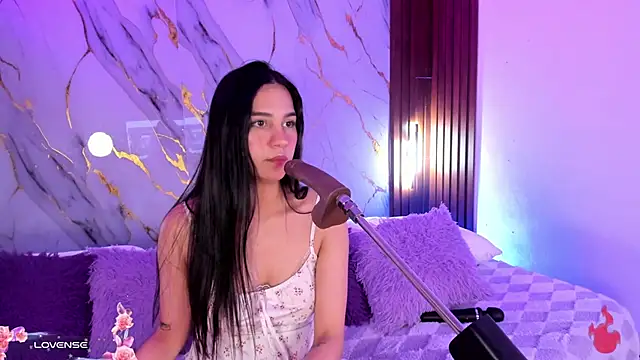 Emmiicute online show from 04.18.26