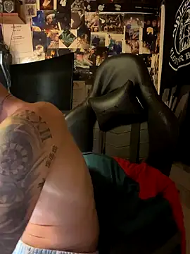 Snapshot of Mexxwell69 chatting on 10.12.25 Mexxwell69 online show from 10.12.25