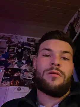 Snapshot of Mexxwell69 chatting on 10.27.25 Mexxwell69 online show from 10.27.25