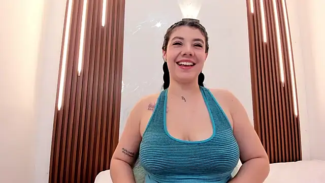 CarolinaMejia online show from 12.16.25