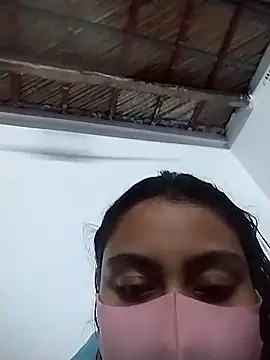 Snapshot of Nusrat-Q chatting on 09.10.25 Nusrat-Q online show from 09.10.25