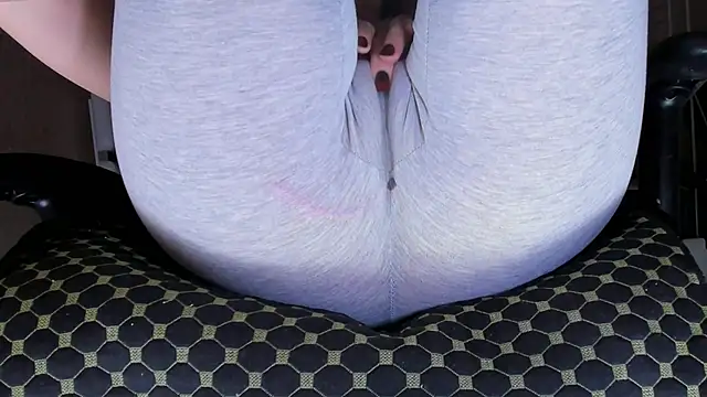 Cameltoe squirt inPants online show from 12.22.25