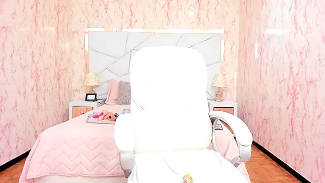 Emily Whinfre online show from 09.13.25