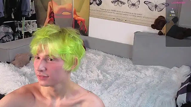 Snapshot of Your_avatar chatting on 11.25.25 Your avatar online show from 11.25.25