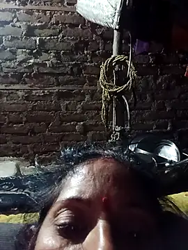 Snapshot of Suhana_pandit chatting on 10.31.25 Suhana pandit online show from 10.31.25