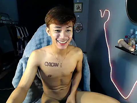 Snapshot of naughtyboyloy_0 chatting on 06.14.26 naughtyboyloy 0 online show from 06.14.26