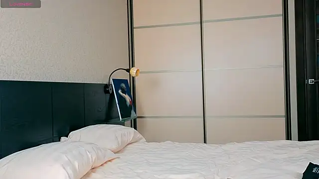 Hazel Reed online show from 10.10.25