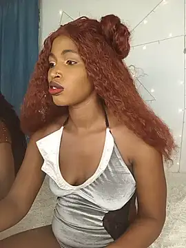 Snapshot of XOXOebony chatting on 05.26.26 XOXOebony online show from 05.26.26