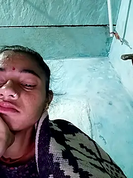 Snapshot of PoojaPleasure chatting on 11.11.25 PoojaPleasure online show from 11.11.25