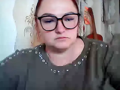 Snapshot of AngelQSky chatting on 09.27.25 AngelQSky online show from 09.27.25