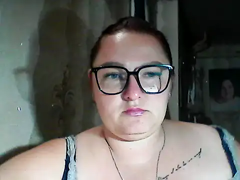 Snapshot of AngelQSky chatting on 09.30.25 AngelQSky online show from 09.30.25