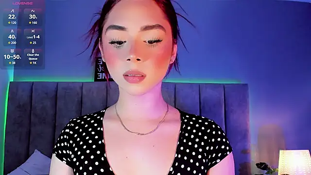 Snapshot of Arianna_Ponce chatting on 09.13.25 Arianna Ponce online show from 09.13.25