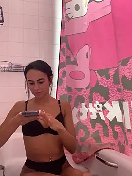 itsyourgirltee online show from 10.29.25