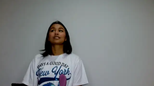 Snapshot of Gia_Lee chatting on 10.08.25 Gia Lee online show from 10.08.25