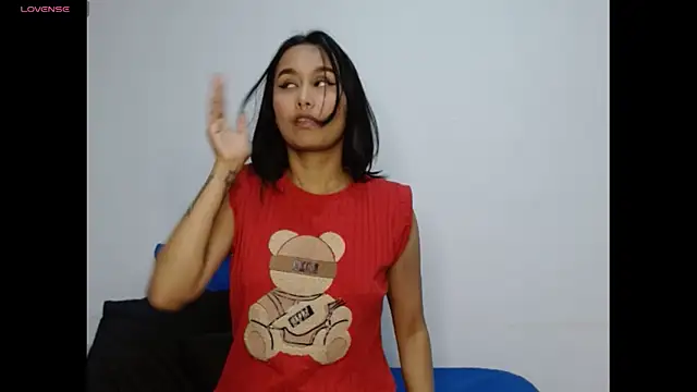 Snapshot of Gia_Lee chatting on 10.23.25 Gia Lee online show from 10.23.25