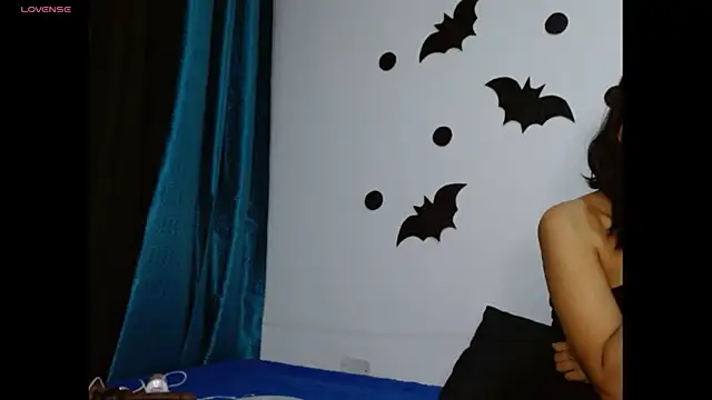 Snapshot of Gia_Lee chatting on 11.03.25 Gia Lee online show from 11.03.25