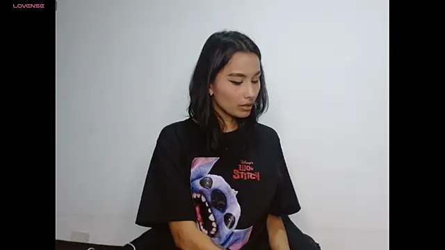 Snapshot of Gia_Lee chatting on 11.11.25 Gia Lee online show from 11.11.25