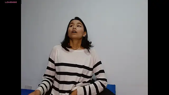 Snapshot of Gia_Lee chatting on 11.18.25 Gia Lee online show from 11.18.25