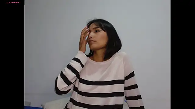 Snapshot of Gia_Lee chatting on 11.29.25 Gia Lee online show from 11.29.25