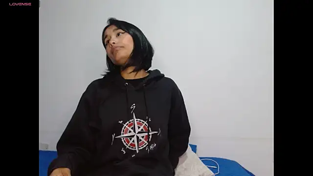 Snapshot of Gia_Lee chatting on 12.03.25 Gia Lee online show from 12.03.25