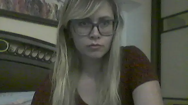 Crystal00Girl online show from 10.31.25