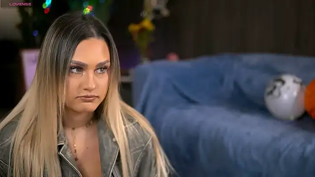 KayaAzur online show from 10.31.25